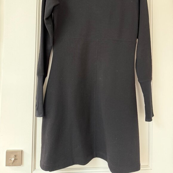 CLASSIC BLACK ATHLETA DRESS with REMOVABLE FAUX FUR TRIM, Size SP - Picture 4 of 5